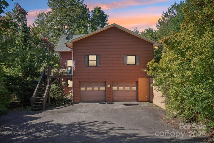Property Photo: 3238 Utah Mountain Road NC 2876