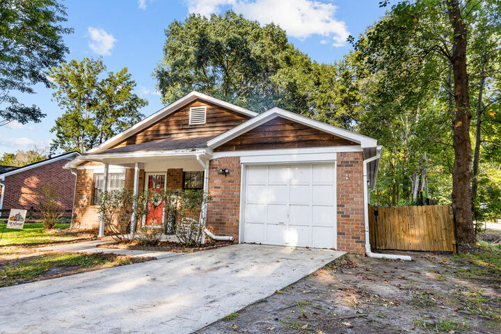 Property Photo: 100 Camellia Road SC 29445