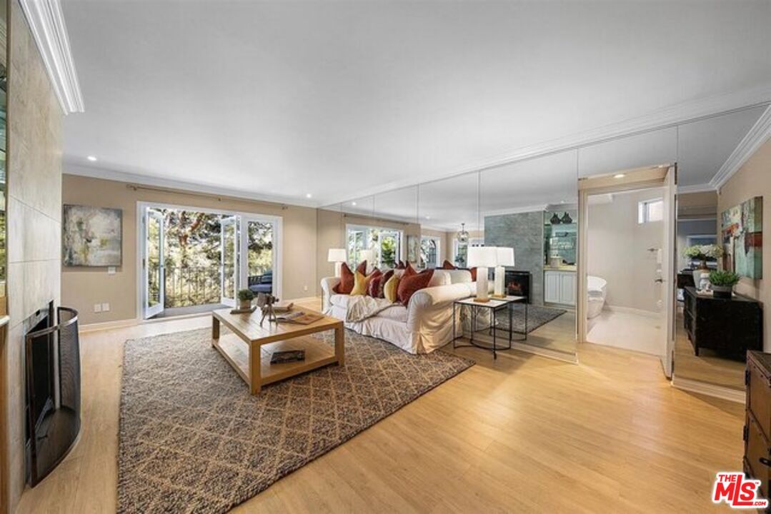 Property Photo:  2345 Roscomare Rd  CA 90077 