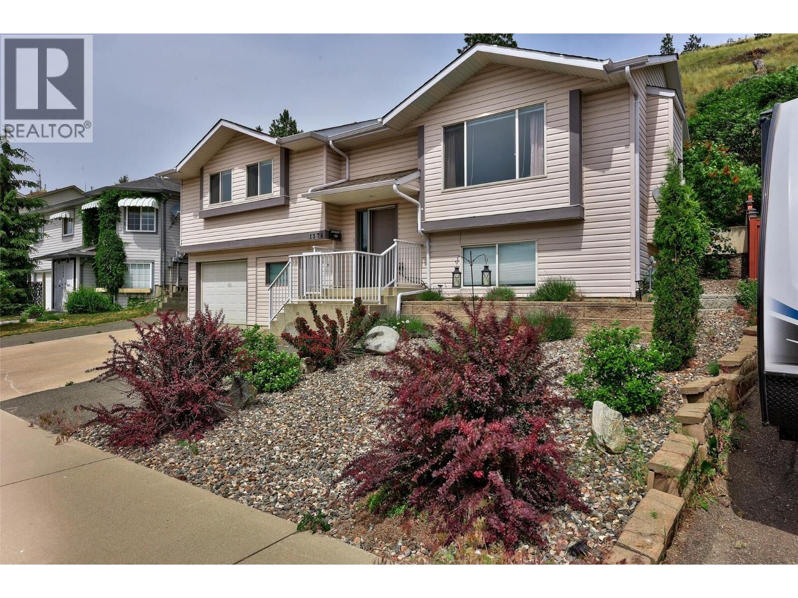 Property Photo: 1374 Sunshine Court BC V2E 2P9