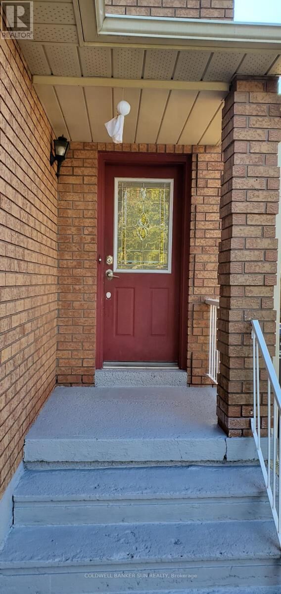 Property Photo: 11 Toba Crescent ON L6Z 4R6