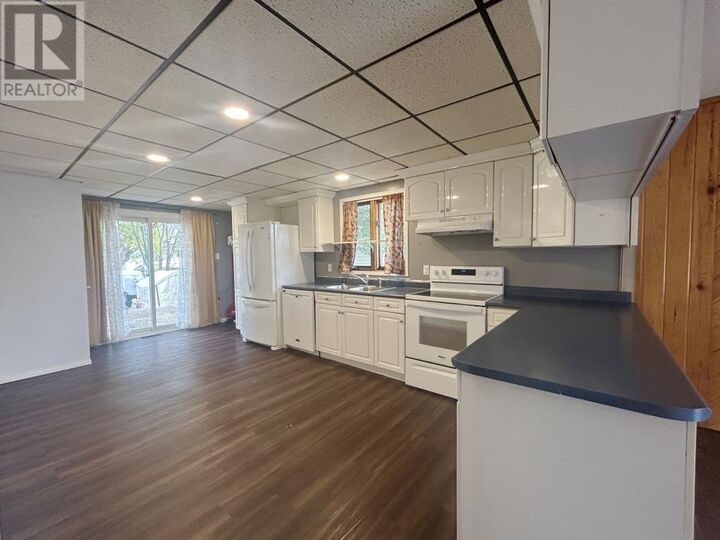 Property Photo: 1022 Victoria Ave N ON P9A 2E7