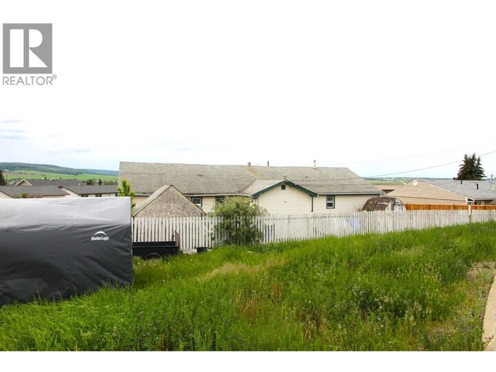 900 Cornwall Crescent  Dawson Creek BC V1G 1N9 photo