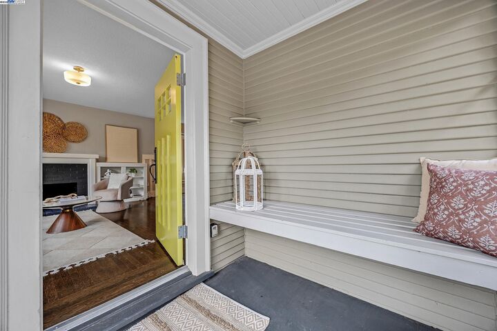 Property Photo: 2230 Sacramento St CA 94702