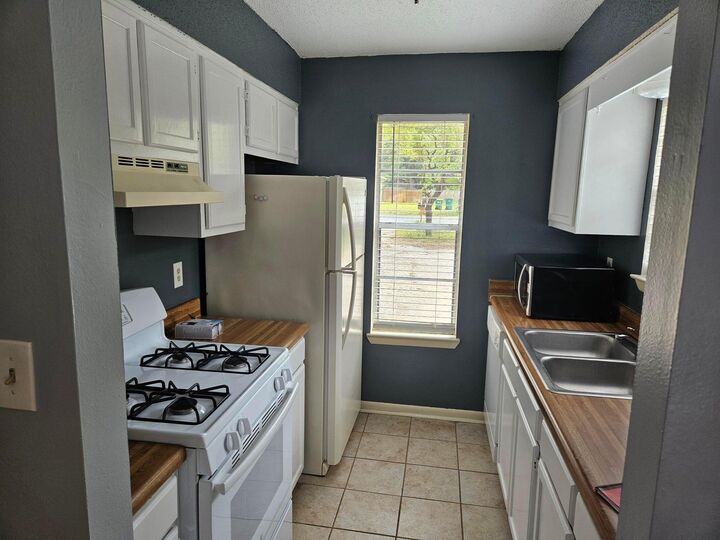 Property Photo:  310 Redwood Avenue A  FL 32578 