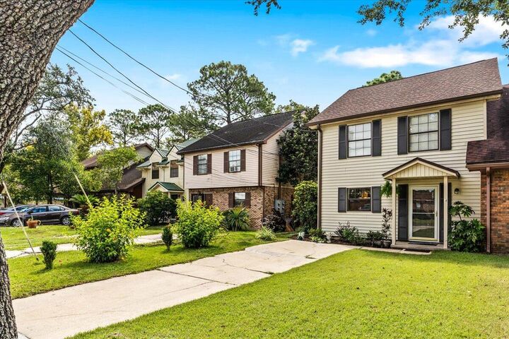 Property Photo:  214 Cloverdale Boulevard A  FL 32547 