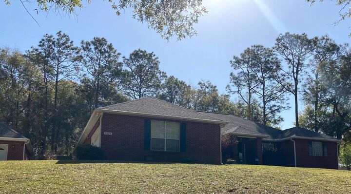 Property Photo: 5505 Kiowa Pass FL 32536