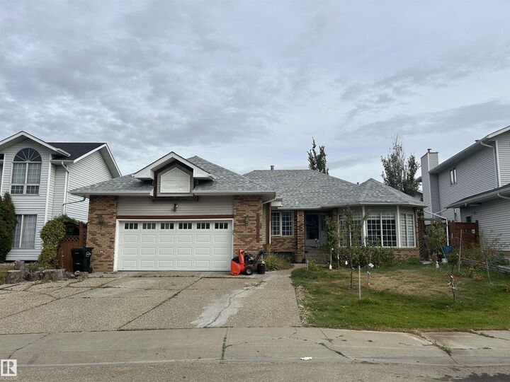 15411 67A Street NW  Edmonton AB T5Z 2W8 photo