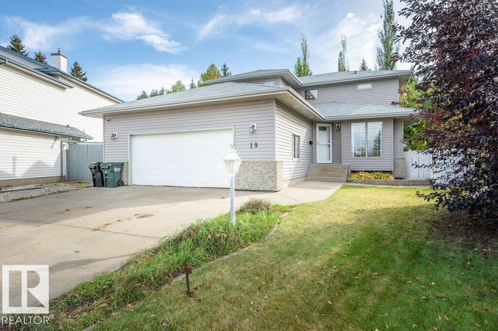 Property Photo: 19 Hanover Bay AB T8A 5R5