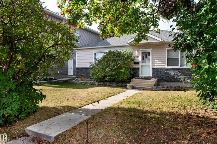 7910 75 Street NW  Edmonton AB T6C 2G5 photo