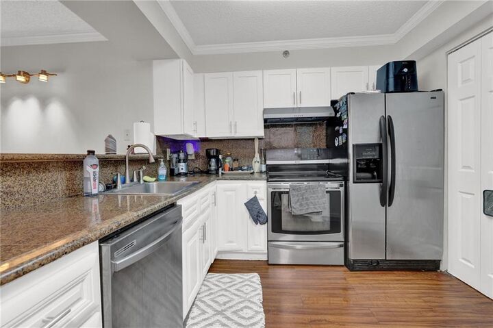 Property Photo: 795 Hammond Drive 506 GA 30328