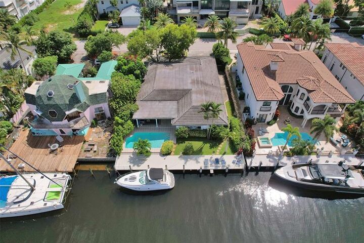Property Photo: 2427 Sea Island Dr FL 33301