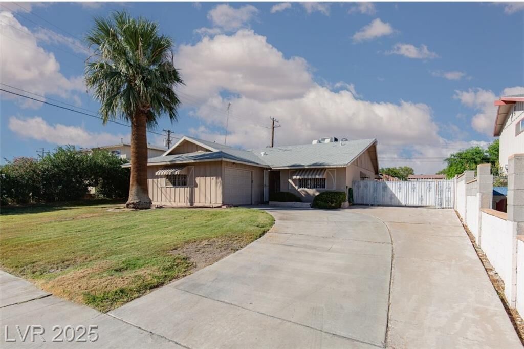 Property Photo: 2432 Palma Vista Avenue NV 89121