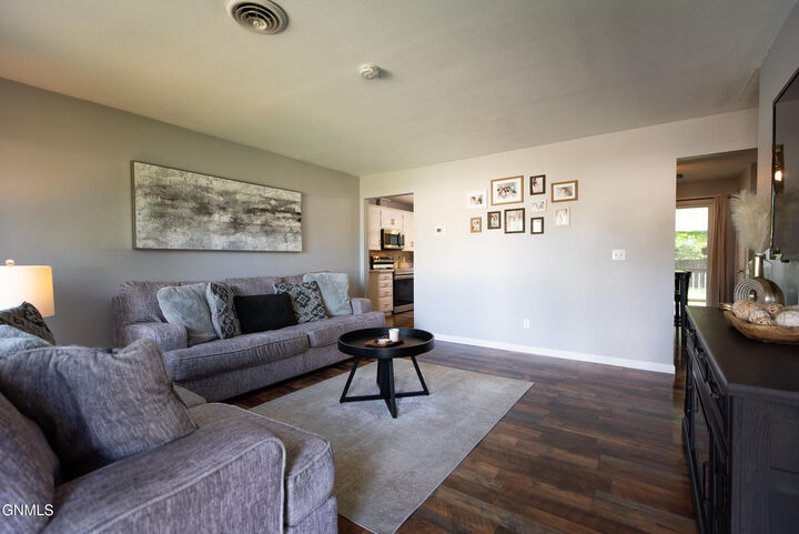 Property Photo:  1007 Capitol Avenue  ND 58501