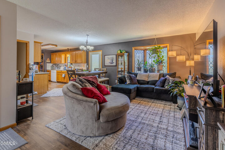 Property Photo: 916 16th Street SE ND 58554