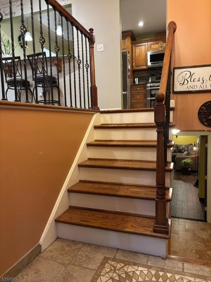 Property Photo:  72 Windsor Pl  NJ 07033 