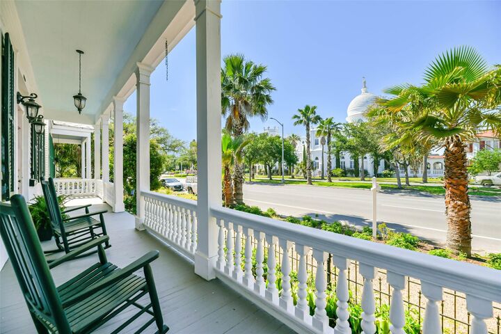 Property Photo:  1309 Broadway Street  TX 77550 