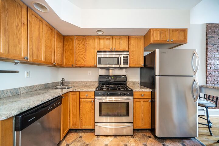 Property Photo:  422 Grand St 5  NJ 07030 