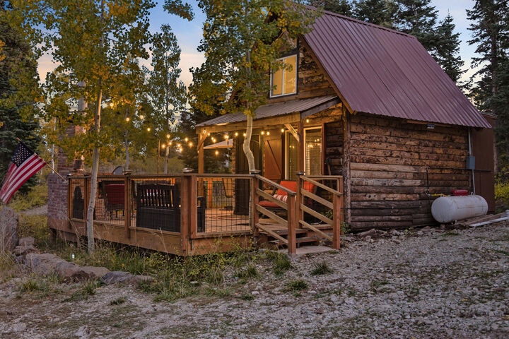 Property Photo: 443 N Tranquility Dr UT 84779