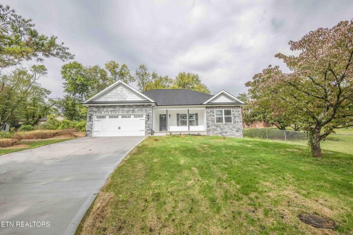 Property Photo:  914 McAdoo St  TN 37716 
