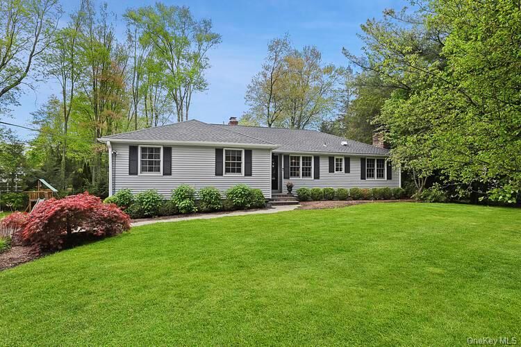 Property Photo:  110 The Farms Road  NY 10506 