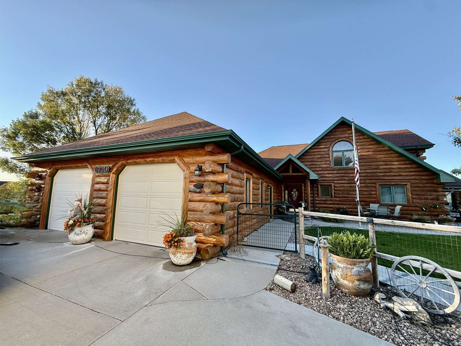Property Photo: 6740 Whisper Canyon Rd NE 69101