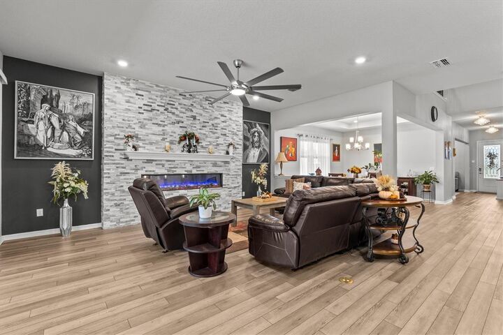 Property Photo:  19270 Briarbrook Drive  FL 33647 