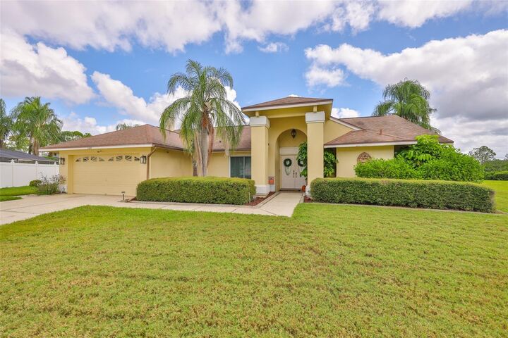 Property Photo:  11329 Torrey Pines Drive  FL 33579 