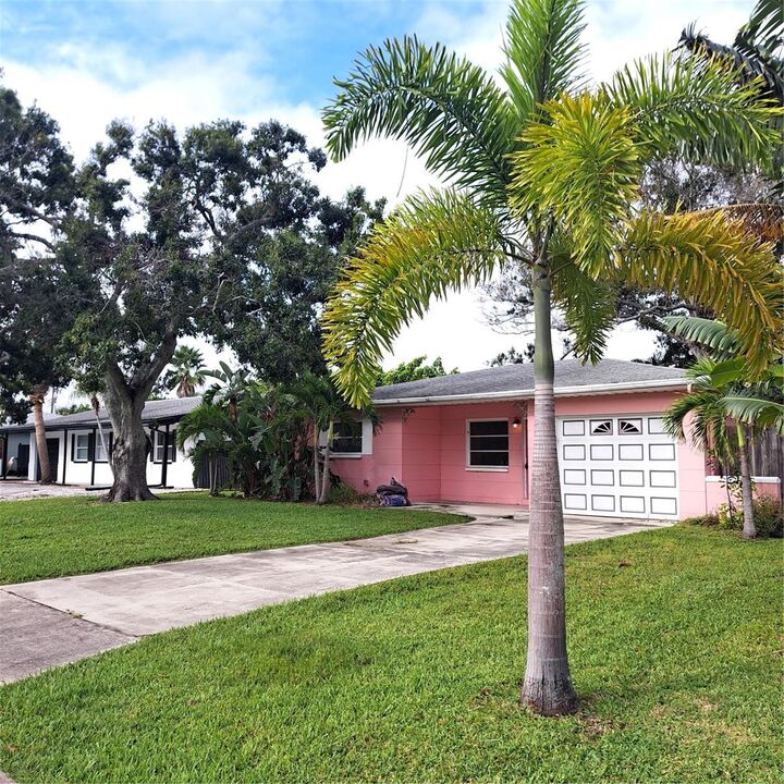 Property Photo: 2715 45th Street S FL 33711