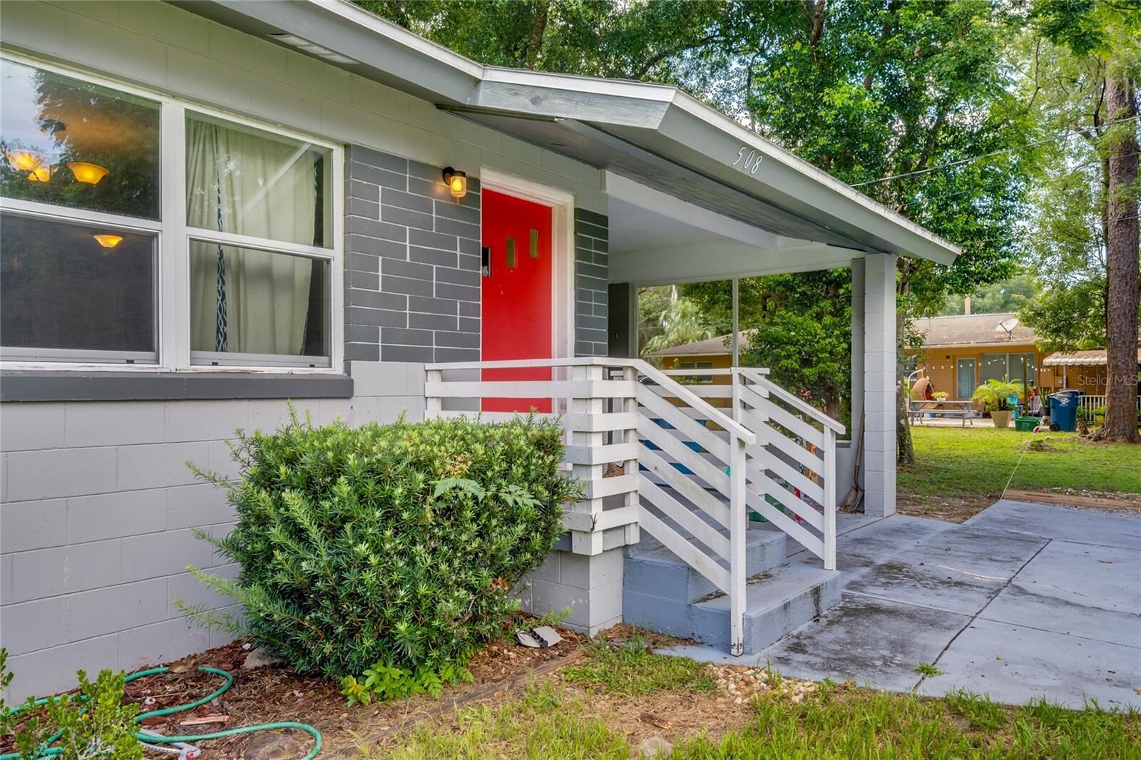 Property Photo:  508 S Montgomery Avenue  FL 32720 