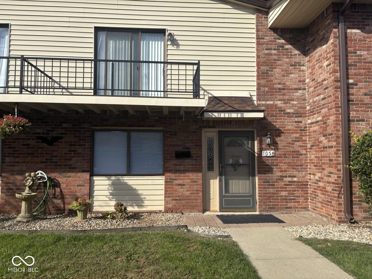 Property Photo: 1054 Greenwood Trail W IN 46142