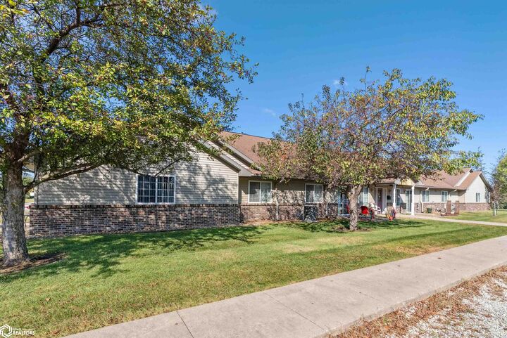 Property Photo:  409 -A Garfield St A  IA 50635 