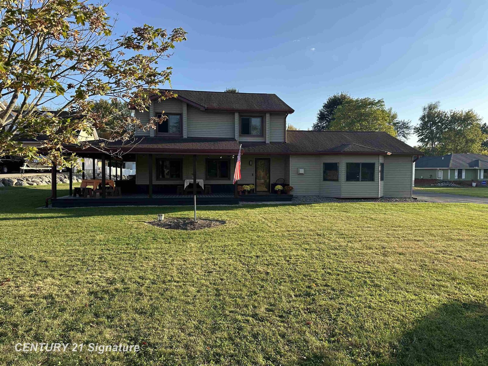 Property Photo:  5484 E Maple Avenue  MI 48439 