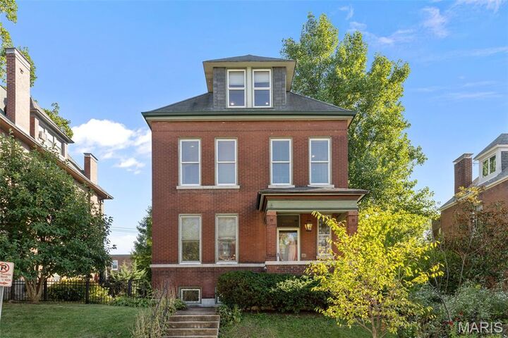 3828 Botanical Avenue  St Louis MO 63110 photo