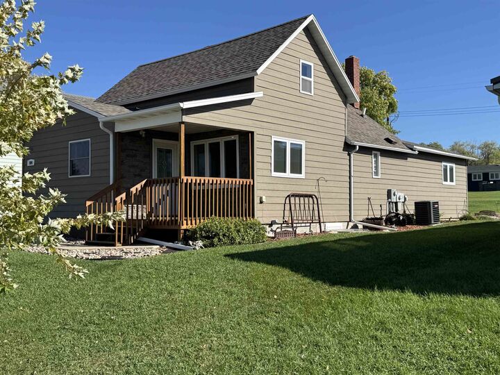 504 NE 2nd Ave  Kenmare ND 58746 photo