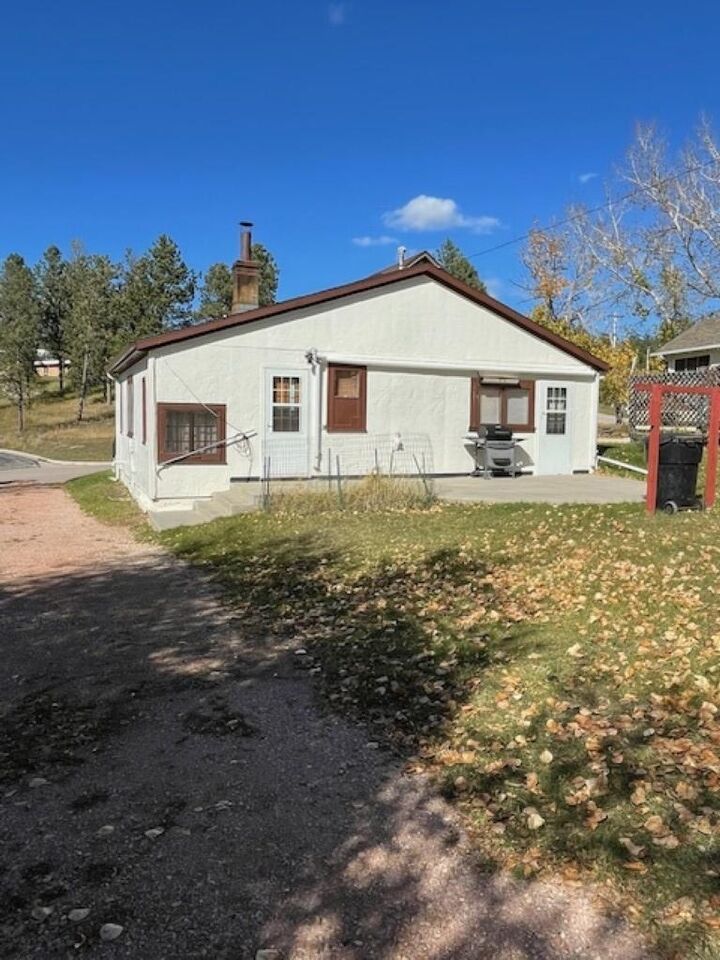 Property Photo: 1142 Montgomery Street SD 57730