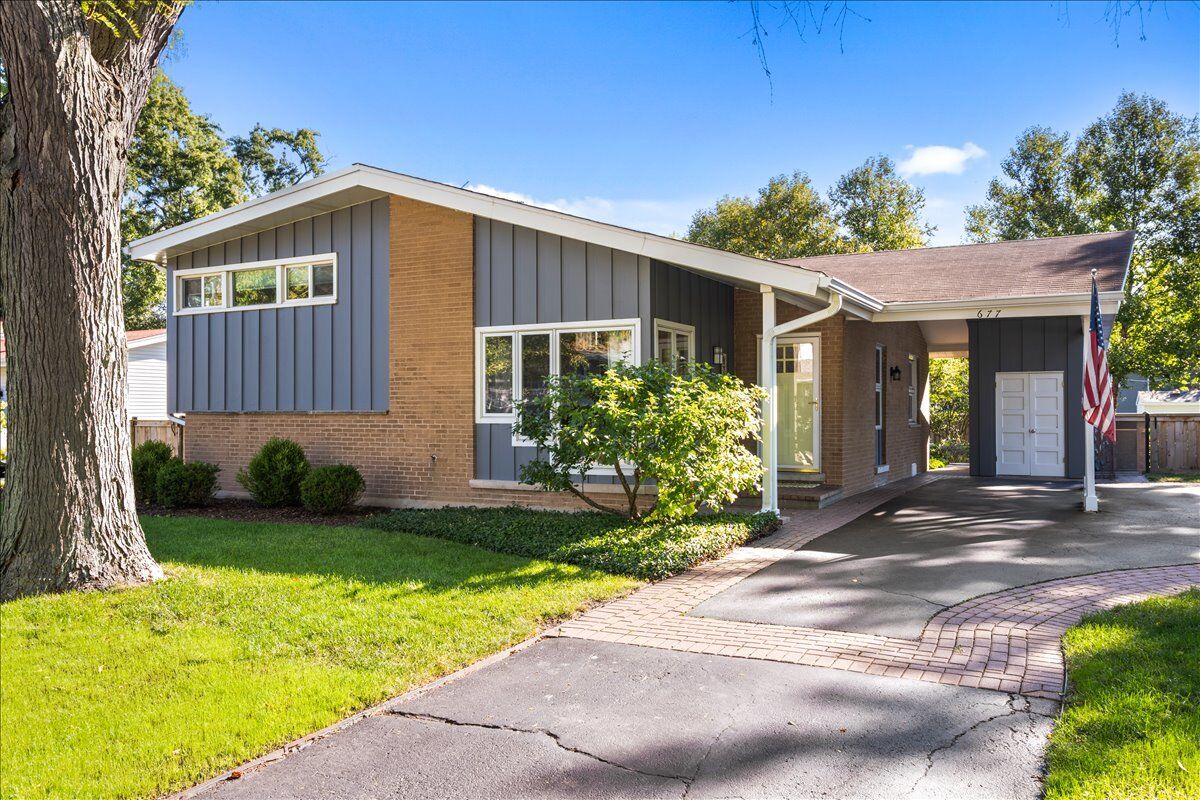 Property Photo:  677 Timber Hill Road  IL 60015 