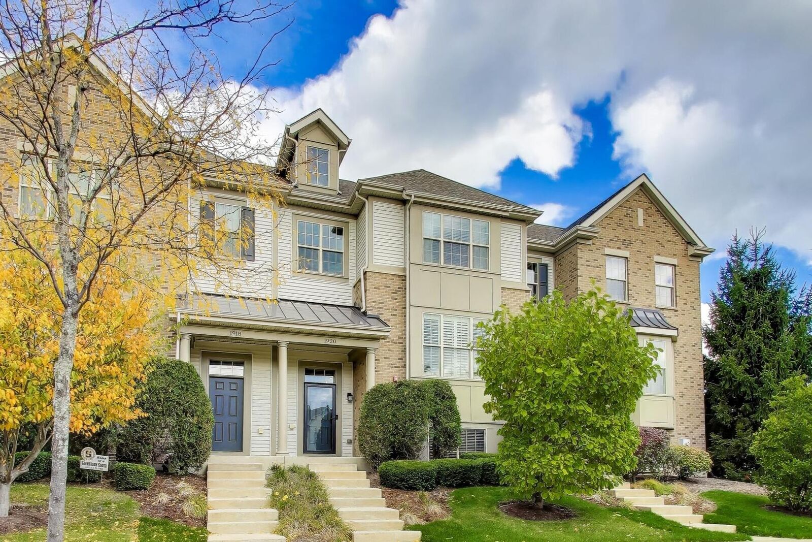 Property Photo: 1920 Dauntless Drive IL 60026
