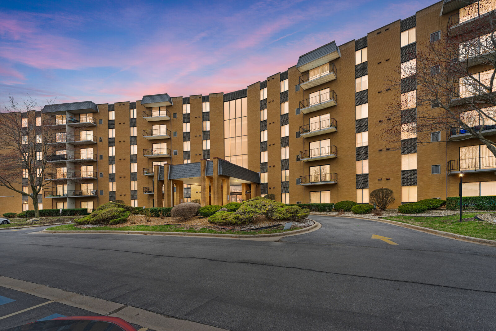 Property Photo:  700 N Bruce Lane 312  IL 60425 
