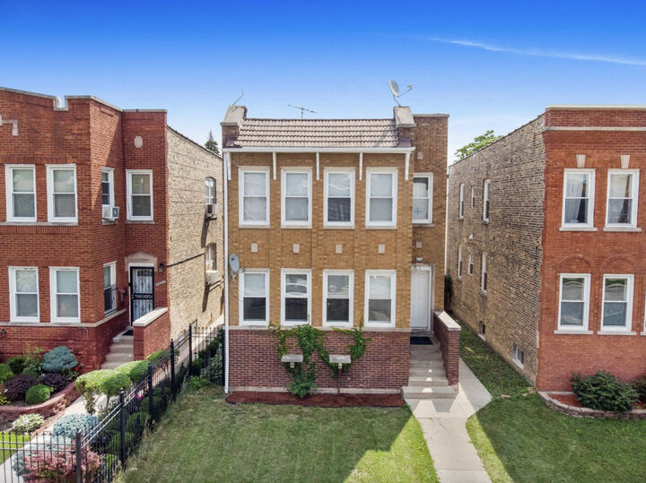 Property Photo: 1625 N McVicker Avenue IL 60639