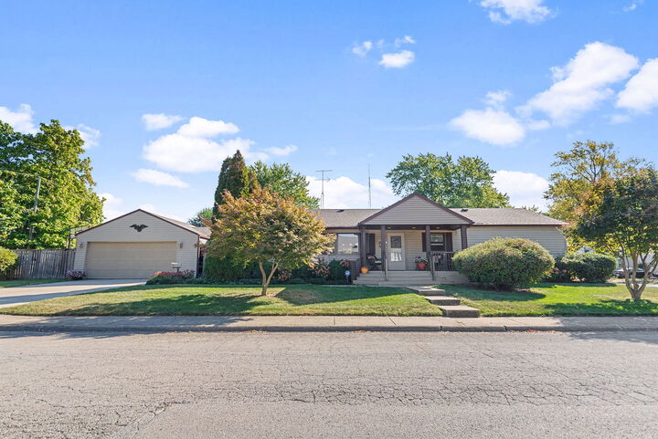 Property Photo:  700 N 8th Avenue  IL 60901 