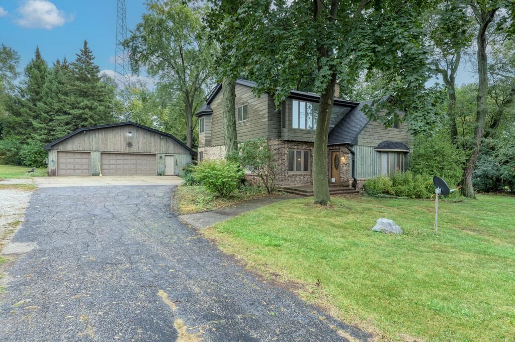 Property Photo: 6N331 Keeney Road IL 60172