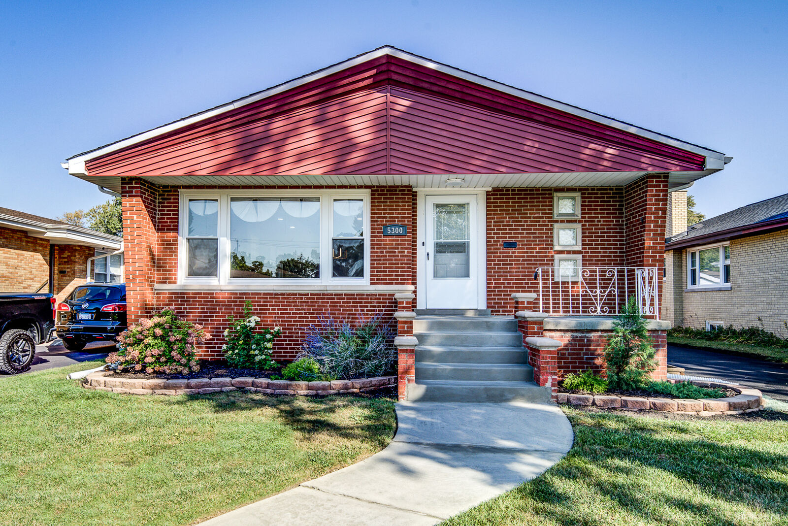 Property Photo:  5300 Oakdale Drive  IL 60453 
