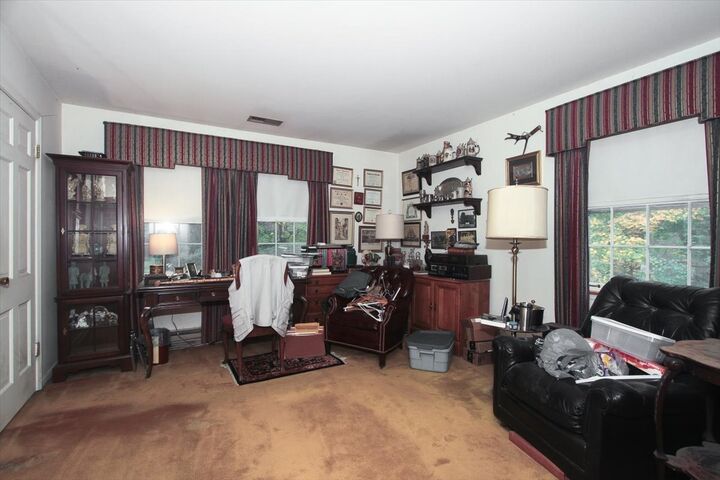 Property Photo: 87 Lincolnshire Drive IL 60069