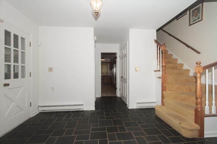 Property Photo: 87 Lincolnshire Drive IL 60069