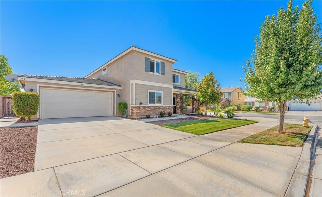 Property Photo:  171 Lupine Street  CA 92543 