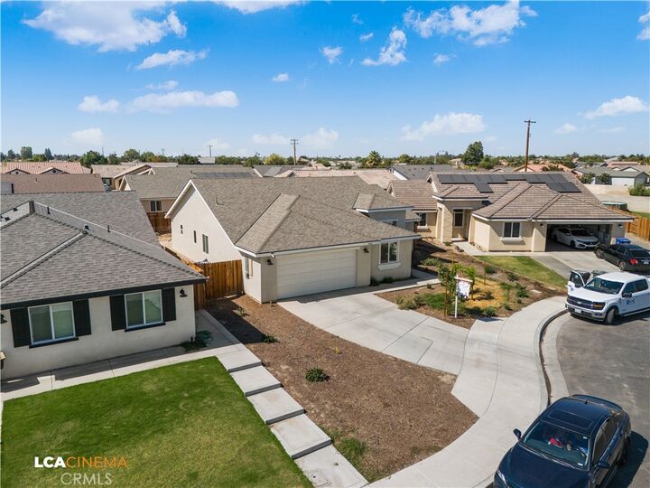 Property Photo: 7310 Millers Point Lane CA 93307