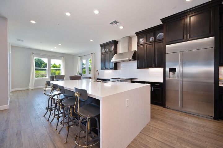 Property Photo: 1014 Hogarth Way CA 95762