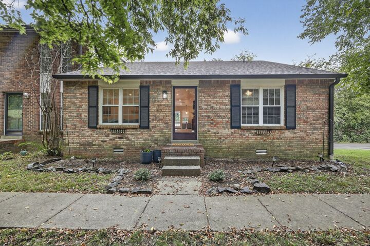 Property Photo: 367 Huntington Ridge Dr TN 37211