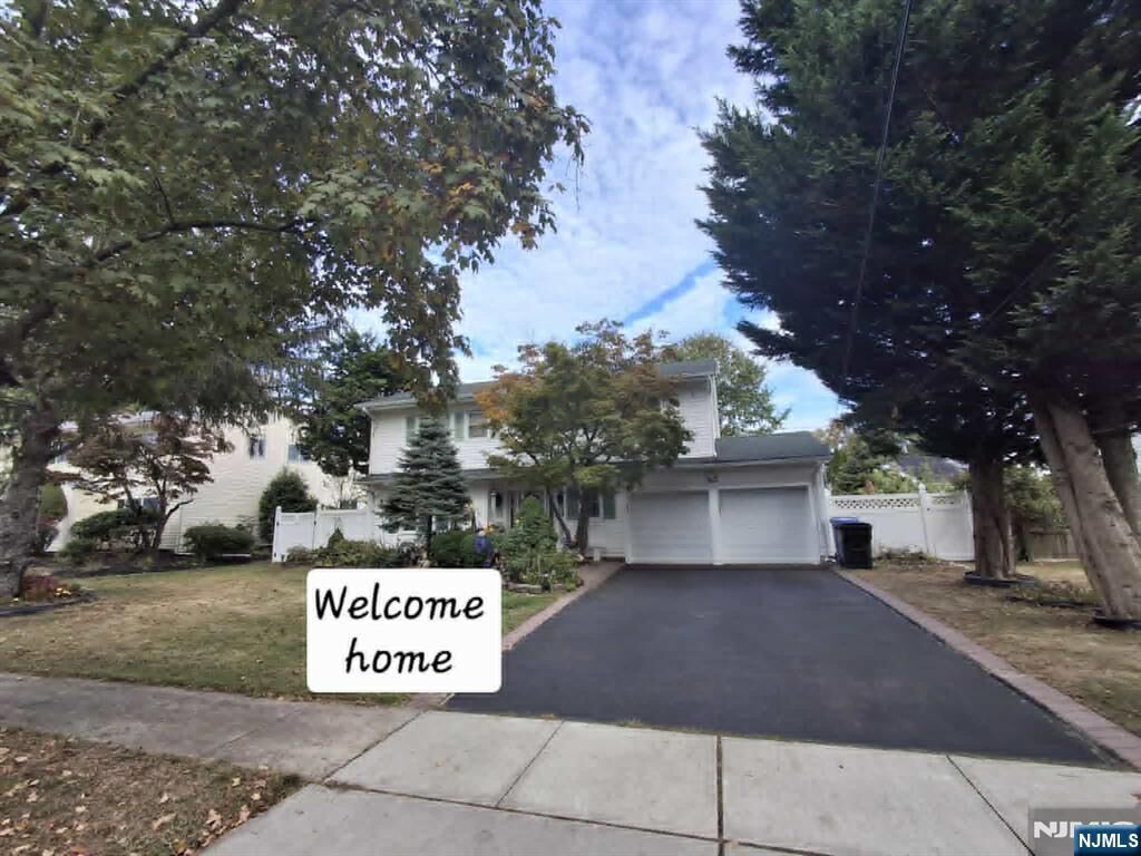 Property Photo:  5 Elaine Court  NJ 08857 